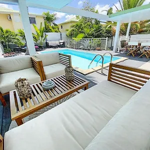 https://villa-zandoli-walkable-orient-bay-beach-private-pool.comcaribbean.com